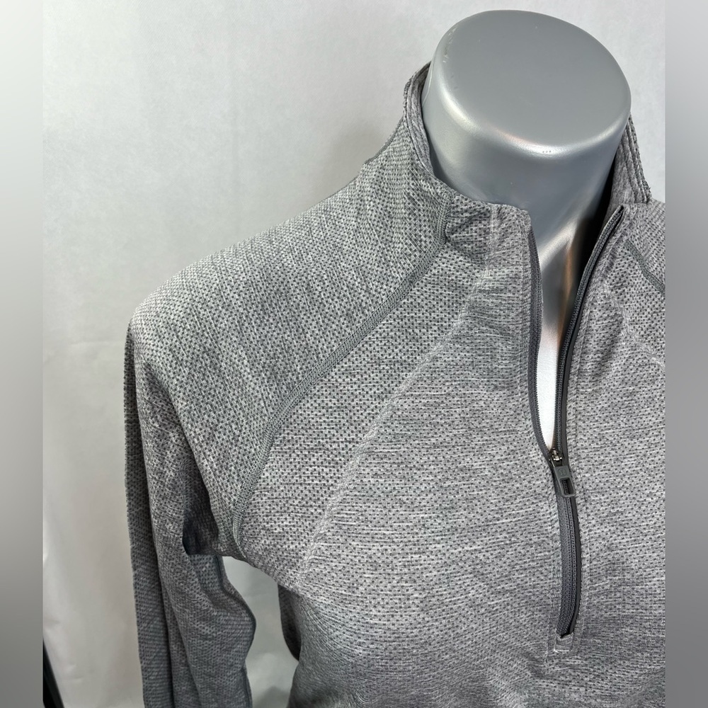 Lululemon Gray Quarter-Zip Women's Exercise Top - Picture 4 of 6